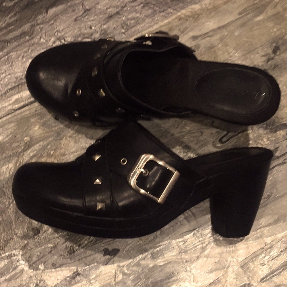 Vintage 90’s black studded clogs platform slide
